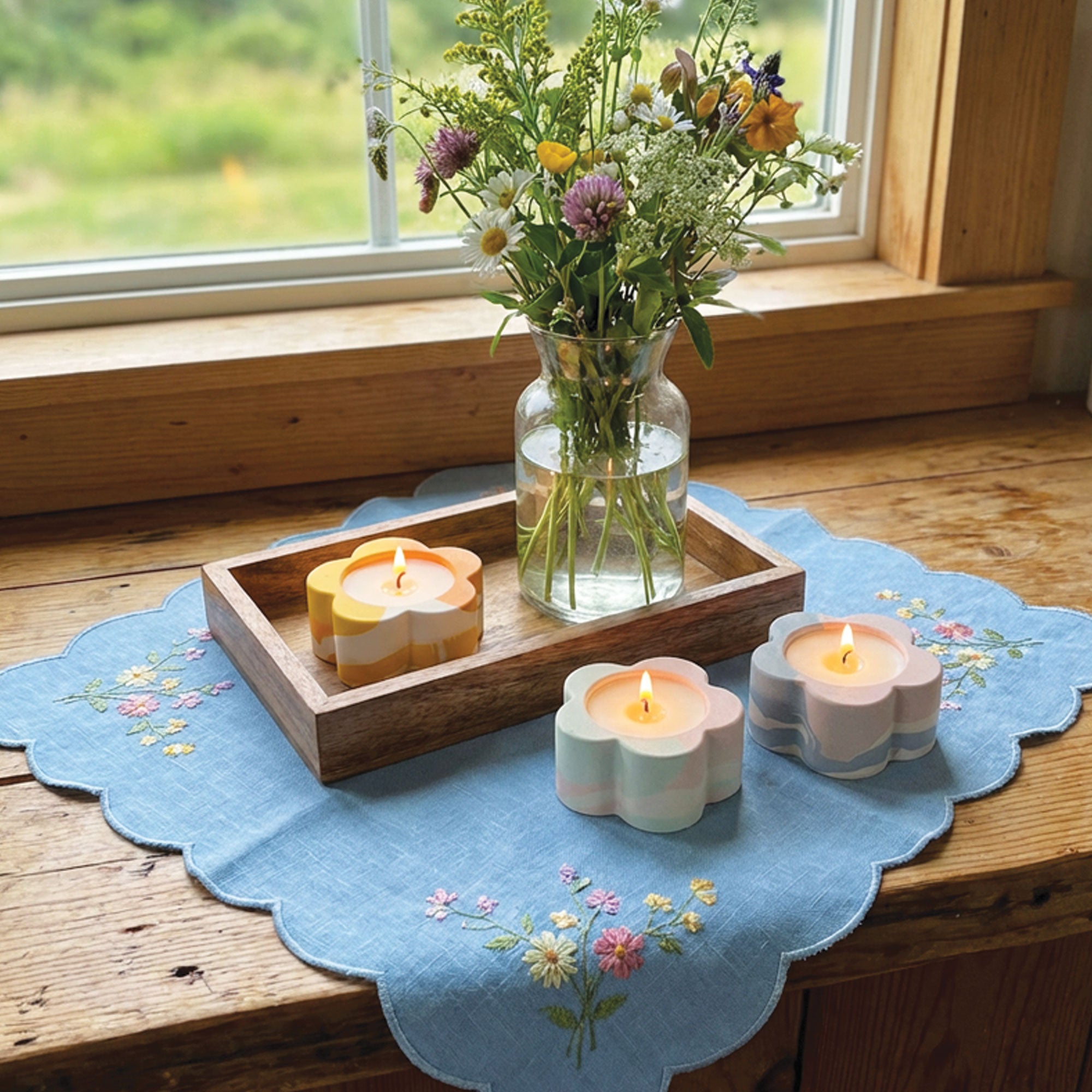 Daisy Bloom Candle – Pure Daisy